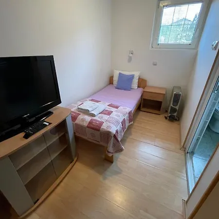 Luxotel בית הארחה