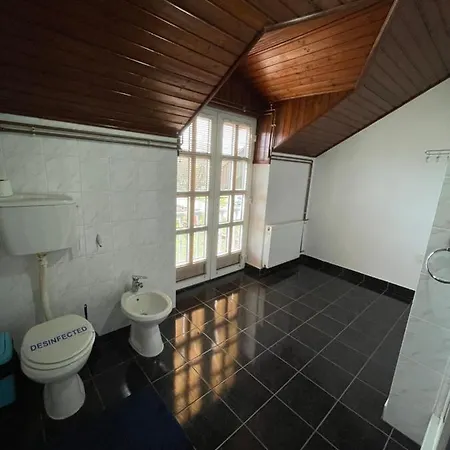 Luxotel בית הארחה זרנג'נין