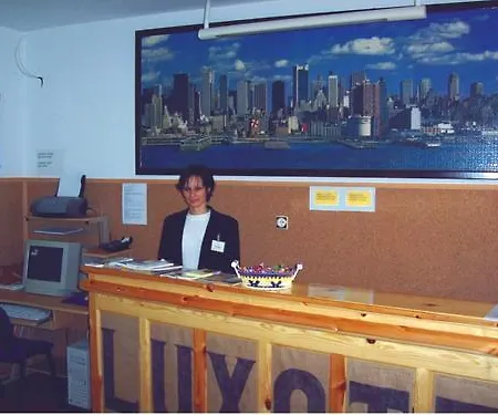 בית הארחה Luxotel זרנג'נין